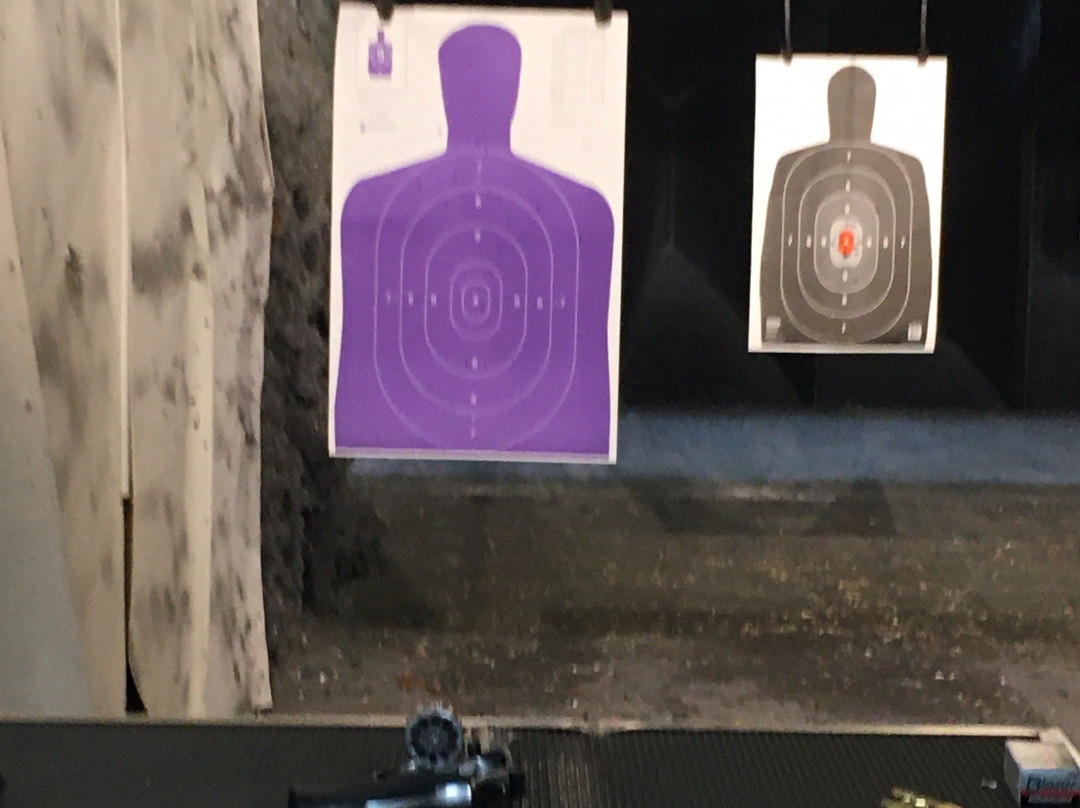 Kiffney's Firearms and Indoor Range-拉哥岛必去景点