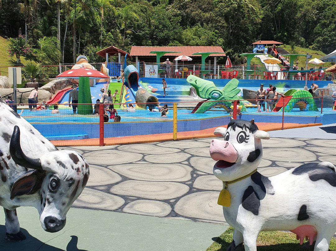 Parque Aquático Arco-iris景点图片