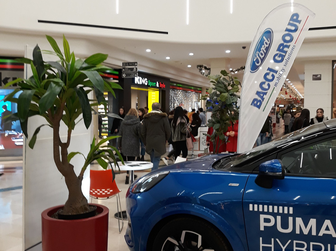 Centro Commerciale Collestrada-佩鲁贾必去景点