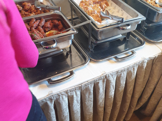 迪瓦尼卡拉维尔酒店主图