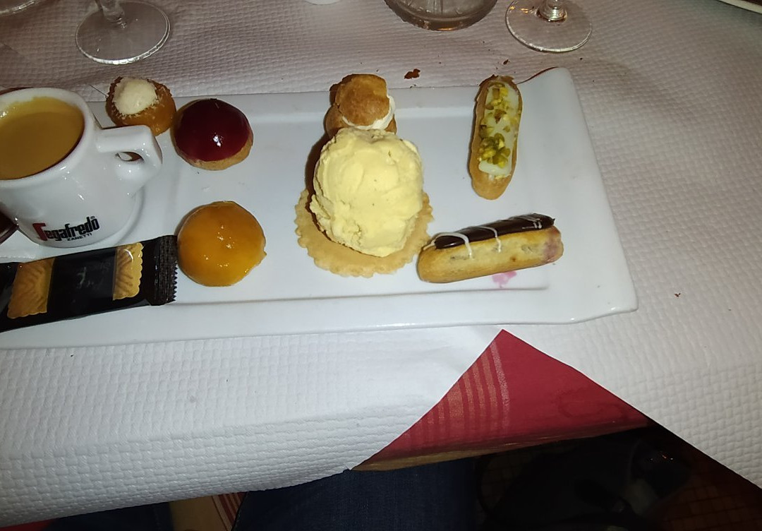 Logis Hôtel de la Cloche主图