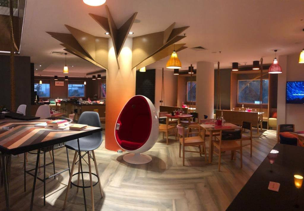 浦那瓦卡达金杰酒店主图