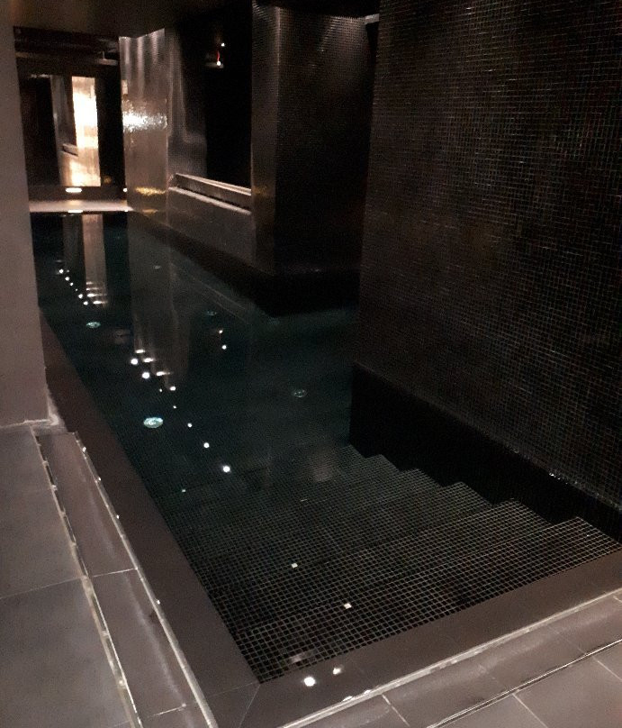 M Hotel主图