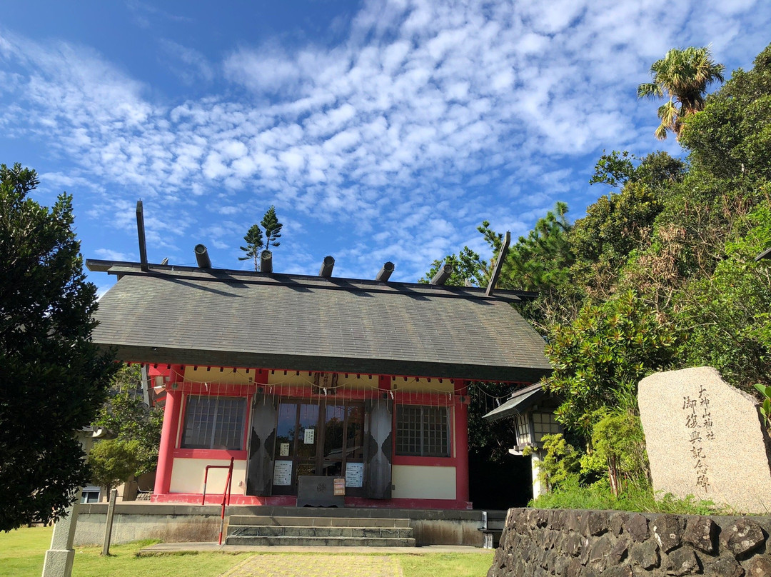 Okamiyama Shrine景点图片
