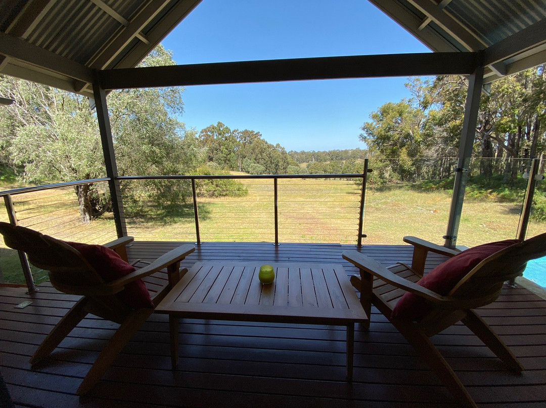 Chandeliers on Abbey主图