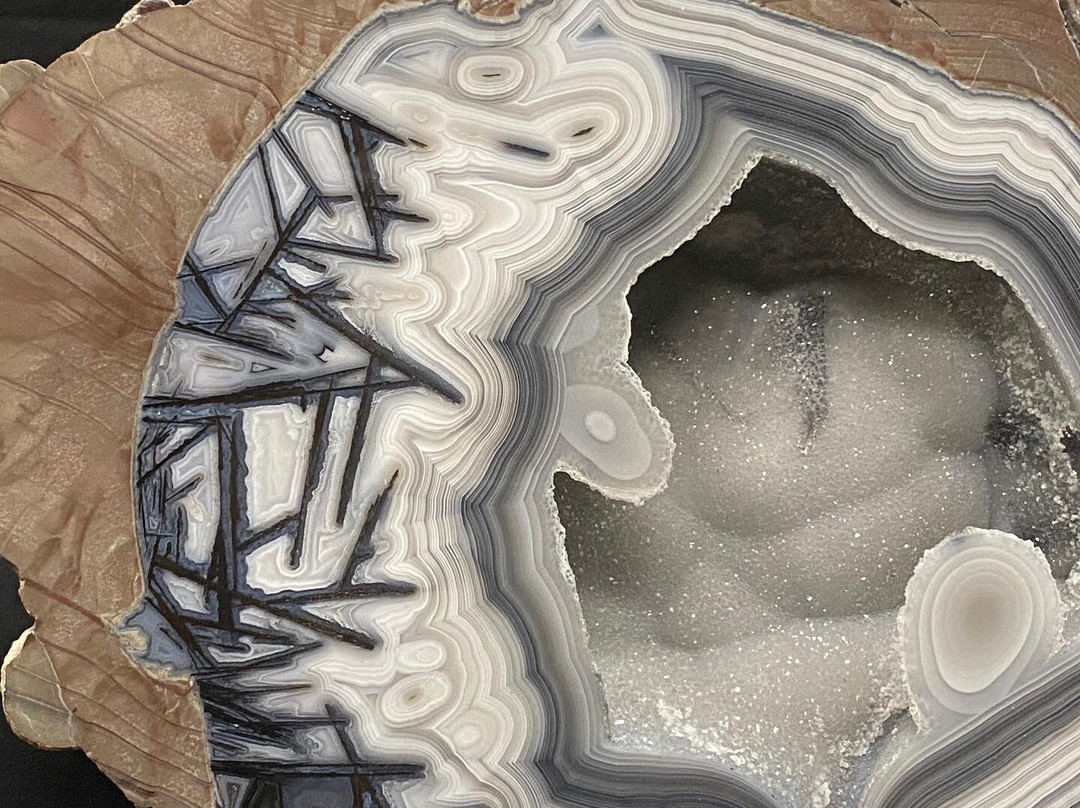 Spanish Stirrup Rock Shop-Alto必去景点