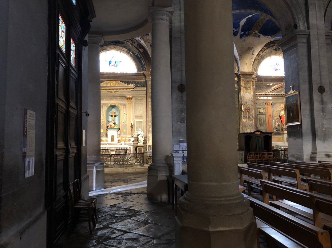 Église Catholique Collégiale Saint-Martin-圣雷米必去景点