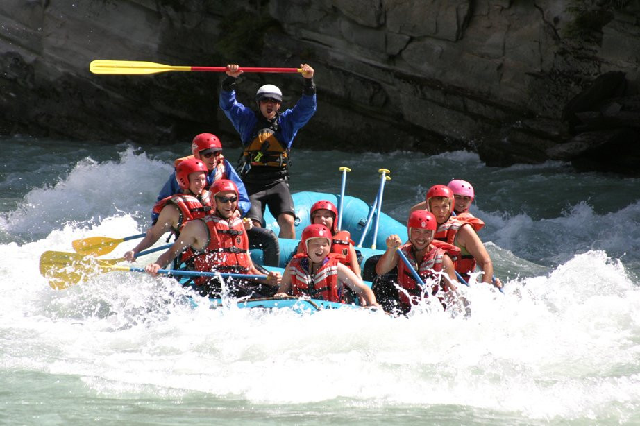 Mount Robson Whitewater Rafting Co.景点图片