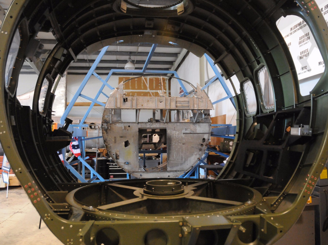 Aumsville旅游景点-B-17 Alliance Museum & Restoration Hangar