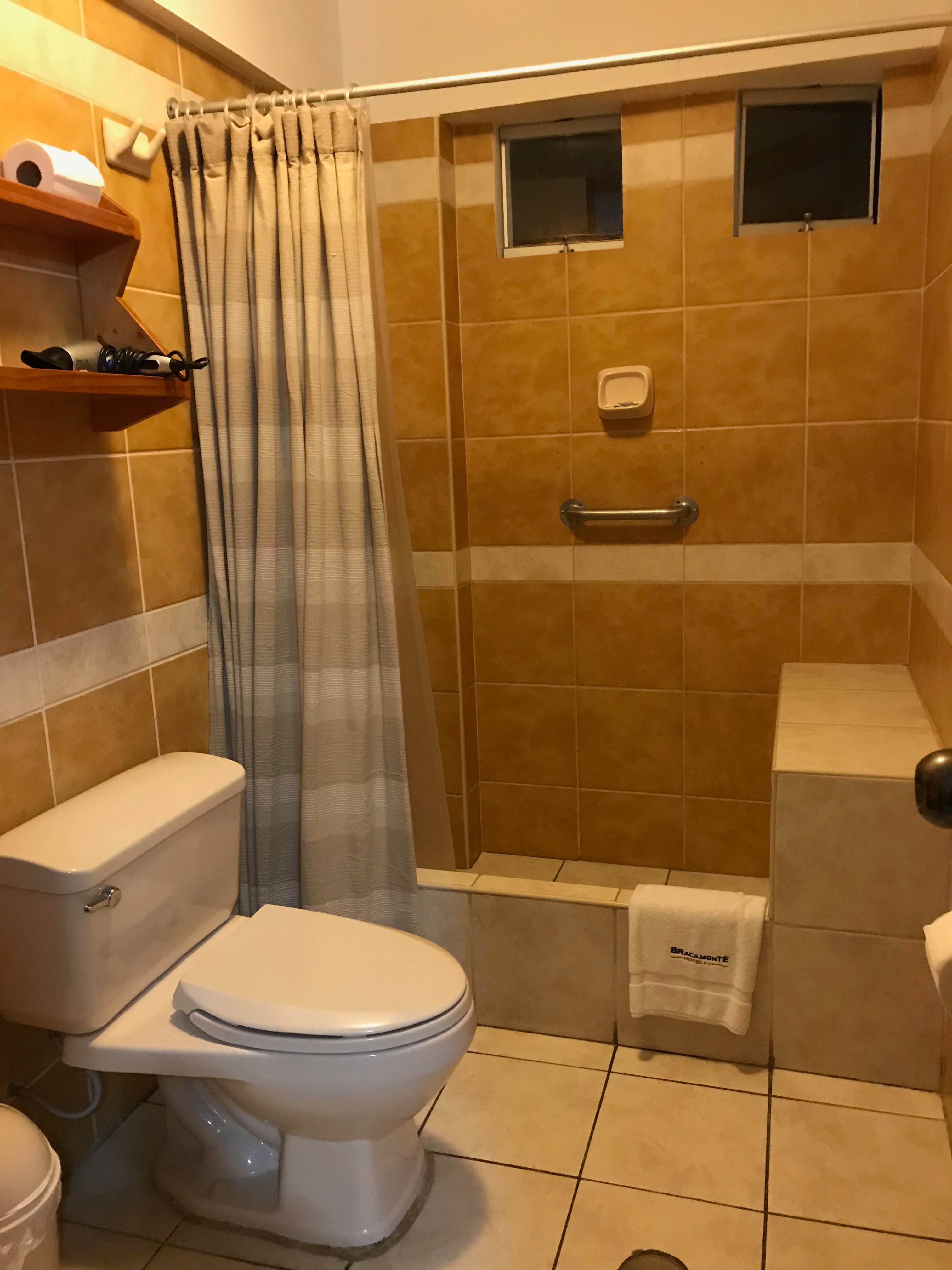 Hotel Bracamonte-浴室