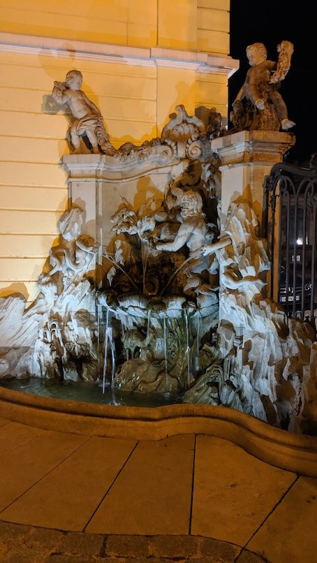 Najadenbrunnen I und II-德累斯顿必去景点