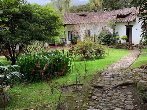 巴扎庄园酒店主图