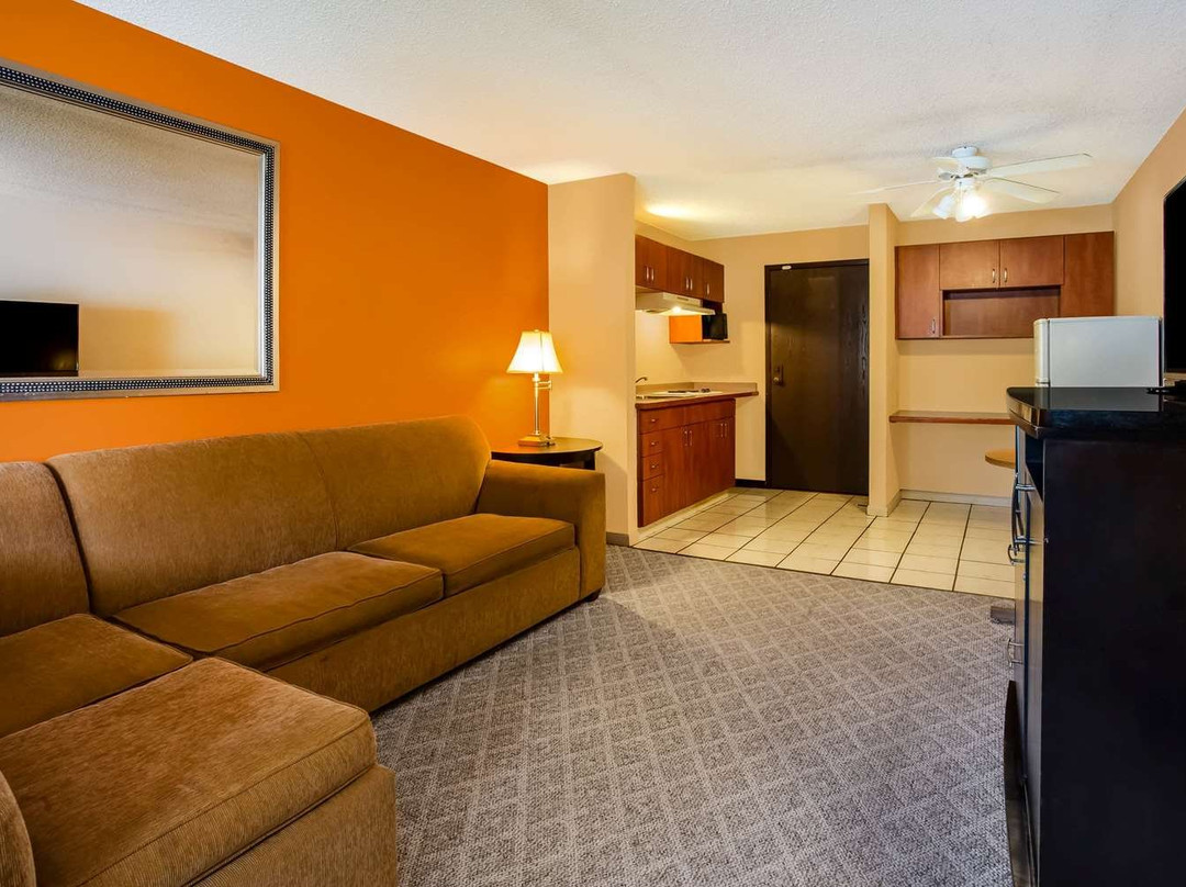 史蒂文斯波恩特斯戴旅馆及套房酒店主图