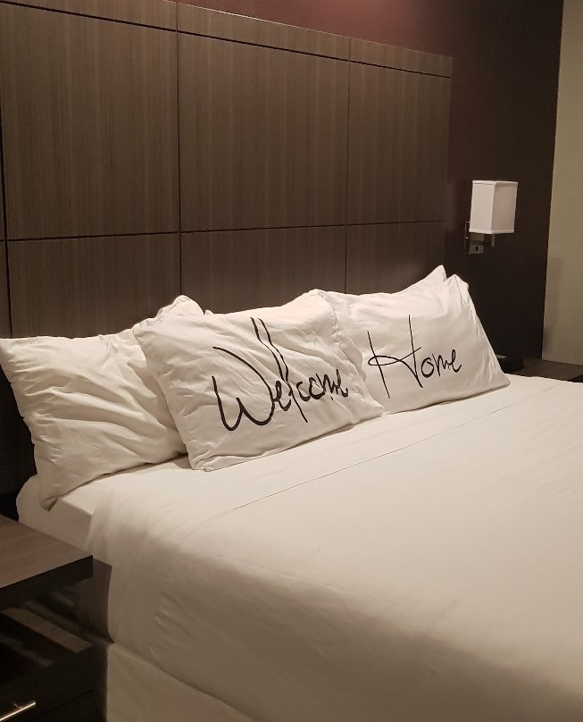 Home Inn & Suites Saskatoon South主图