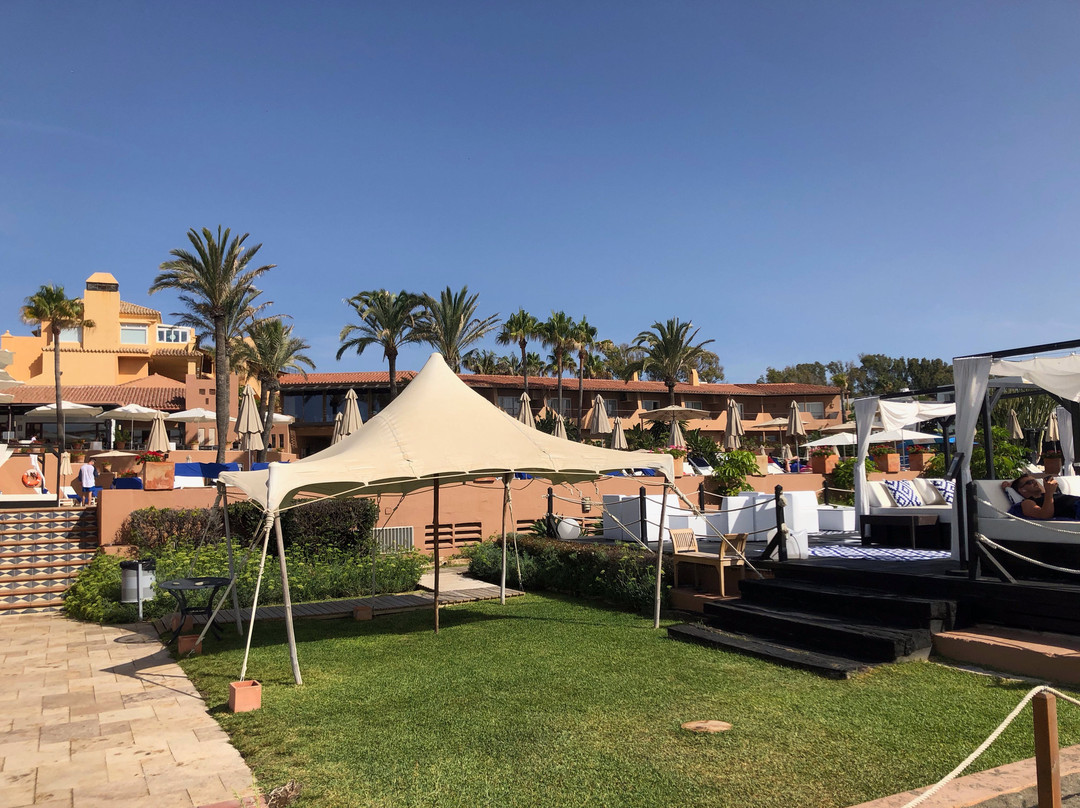 瓜达米纳水疗与高尔夫度假酒店主图