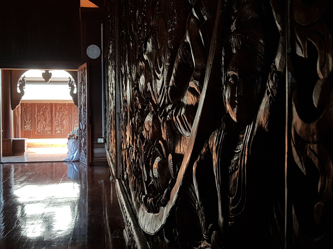 Wat Somdet Phu Ruea Ming Mueang景点图片