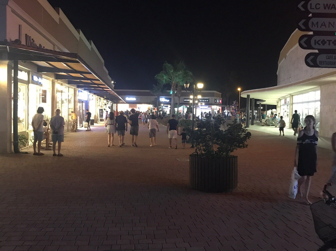 Kusadasi Shopping Center景点图片