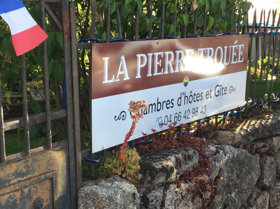 La Pierre Trouée主图