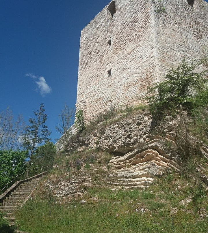 Rocca Albornoz-Sassoferrato必去景点