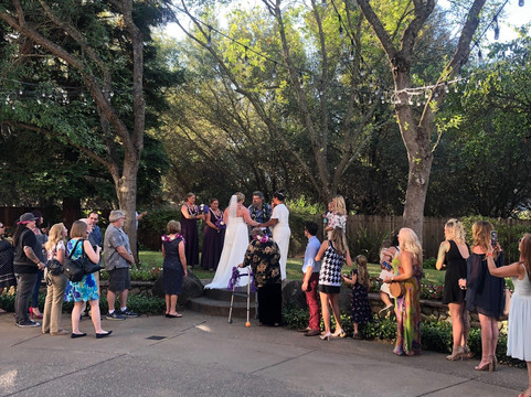 纳托马旅店主图