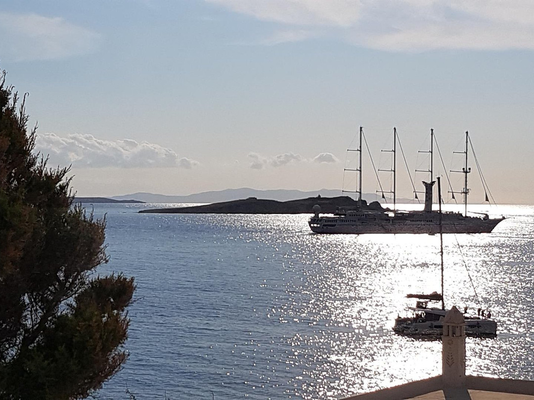 阿多尼斯酒店主图