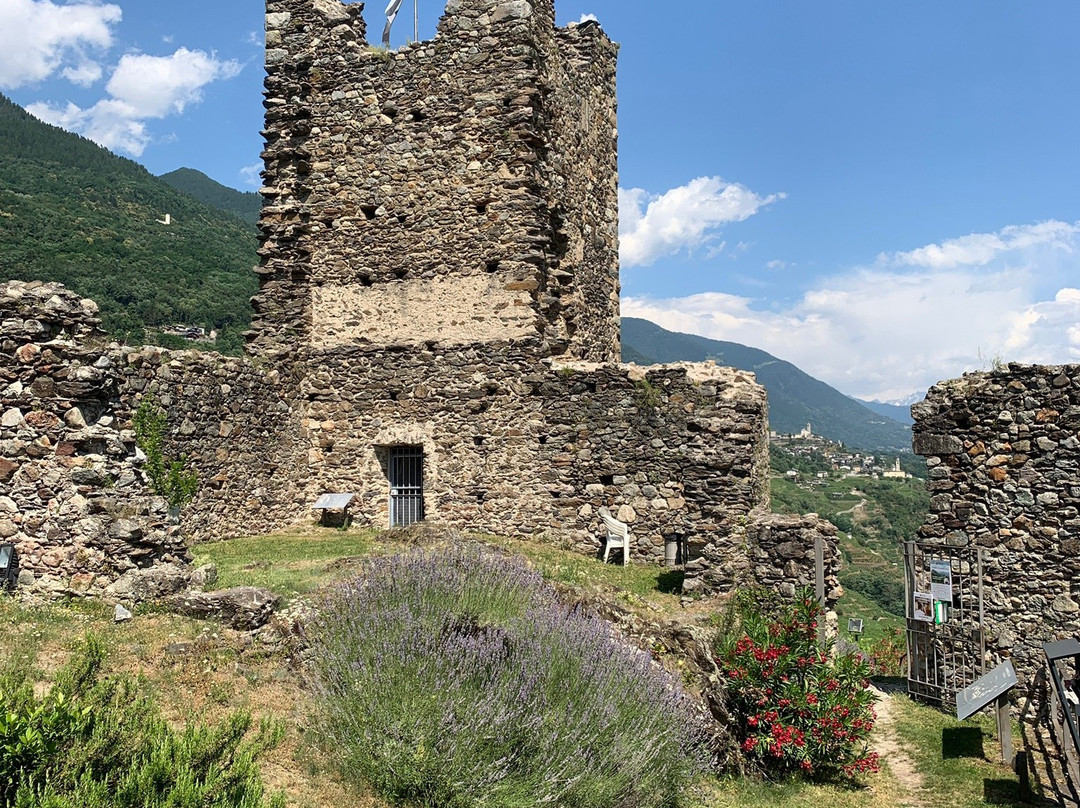 Castel Grumello-Montagna in Valtellina必去景点