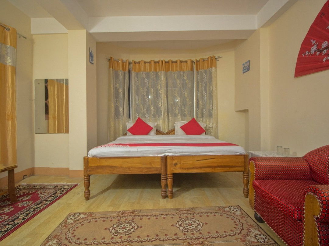 卫兰马别墅酒店主图