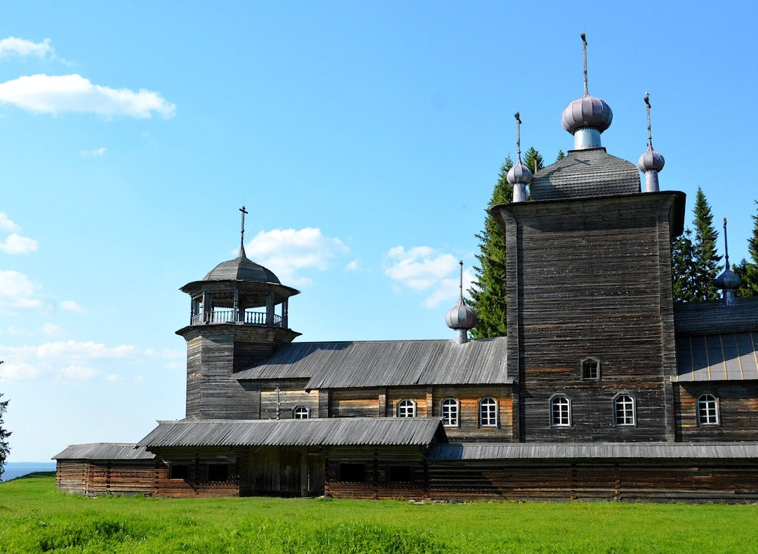 Ilinskiy Vodlozersky Churchyard景点图片