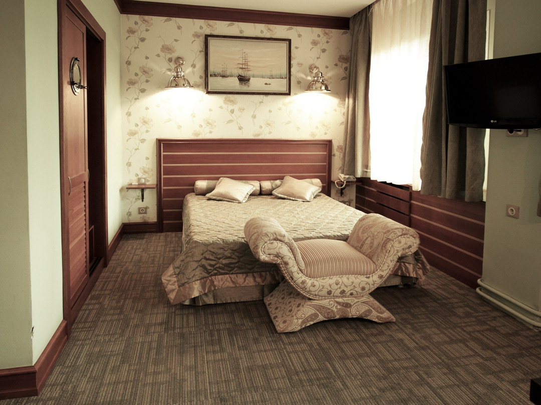 Aurora Hotel主图