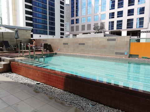 曼谷阿莫拉尼欧拉克斯套房酒店主图