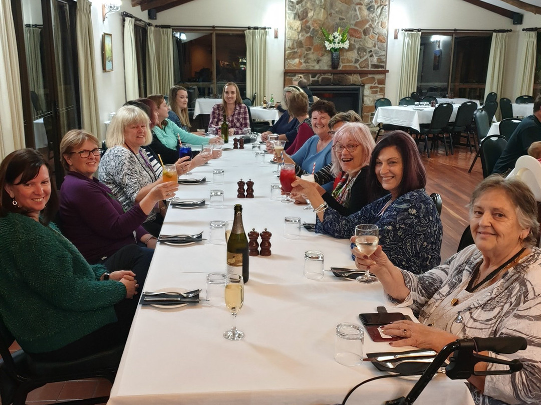 Evedon Lakeside Retreat主图