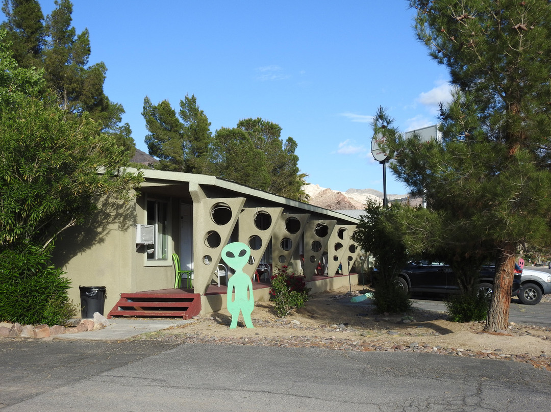 The Atomic Inn主图