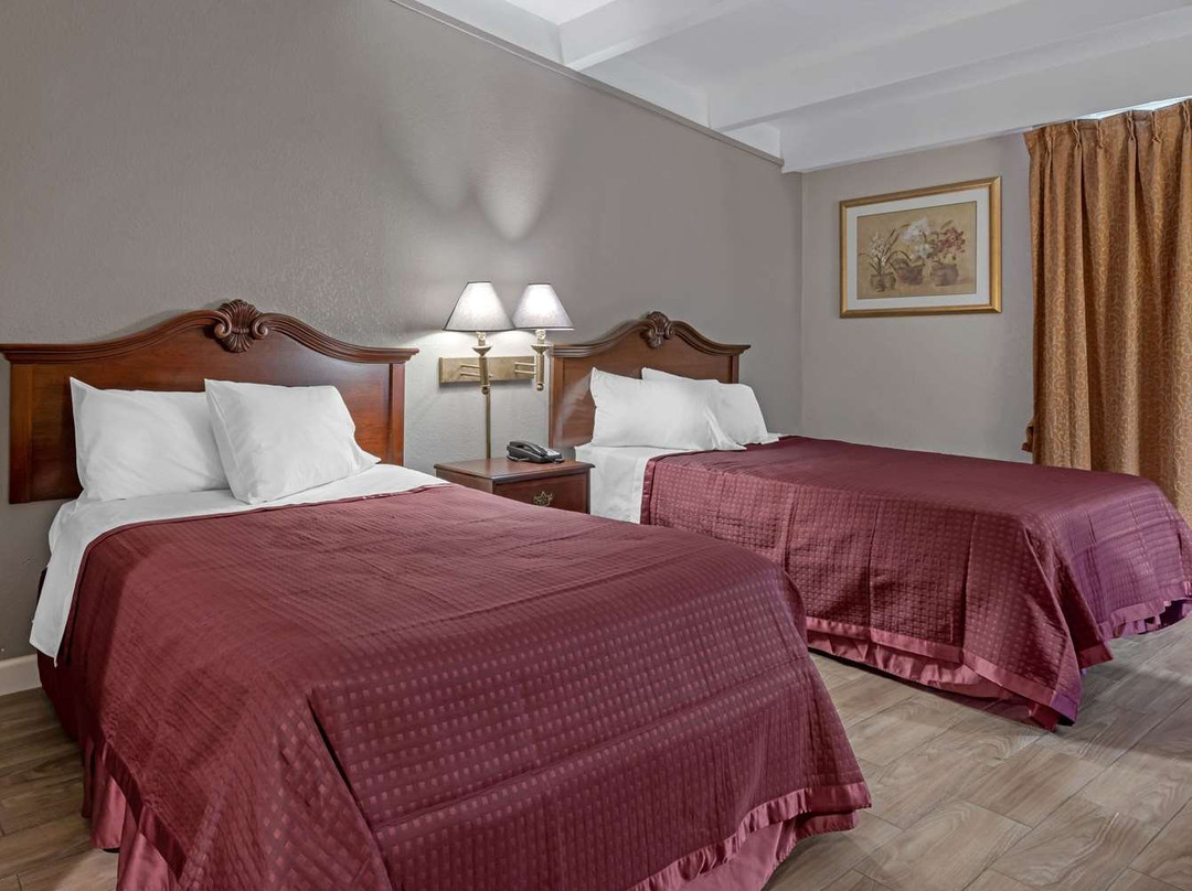 子午线套房酒店主图