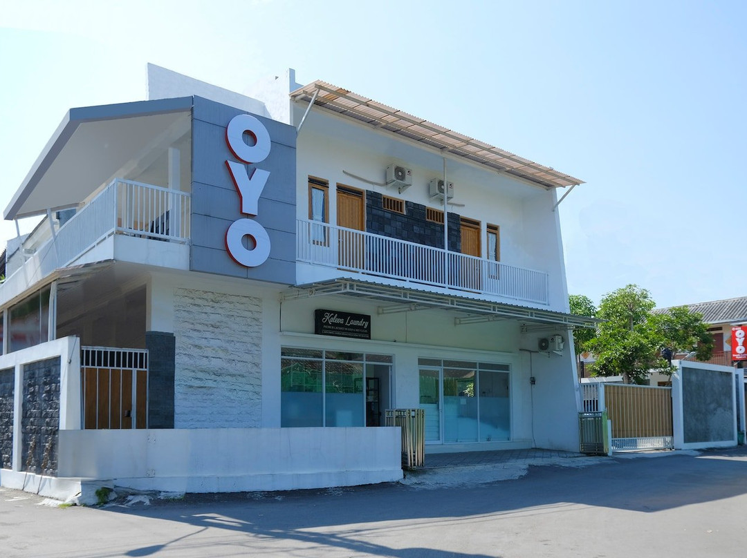 SPOT ON 2653 Omah Mbah Lurah Syariah主图