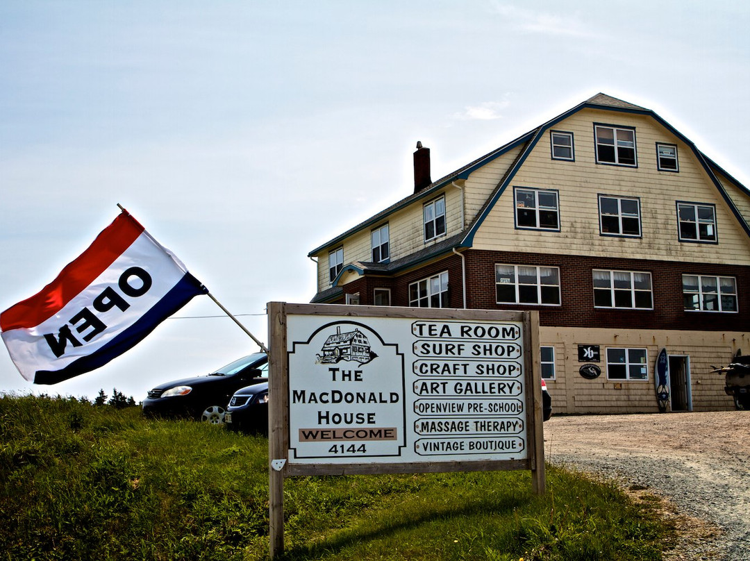 Kannon Beach Surf Shop-East Lawrencetown必去景点