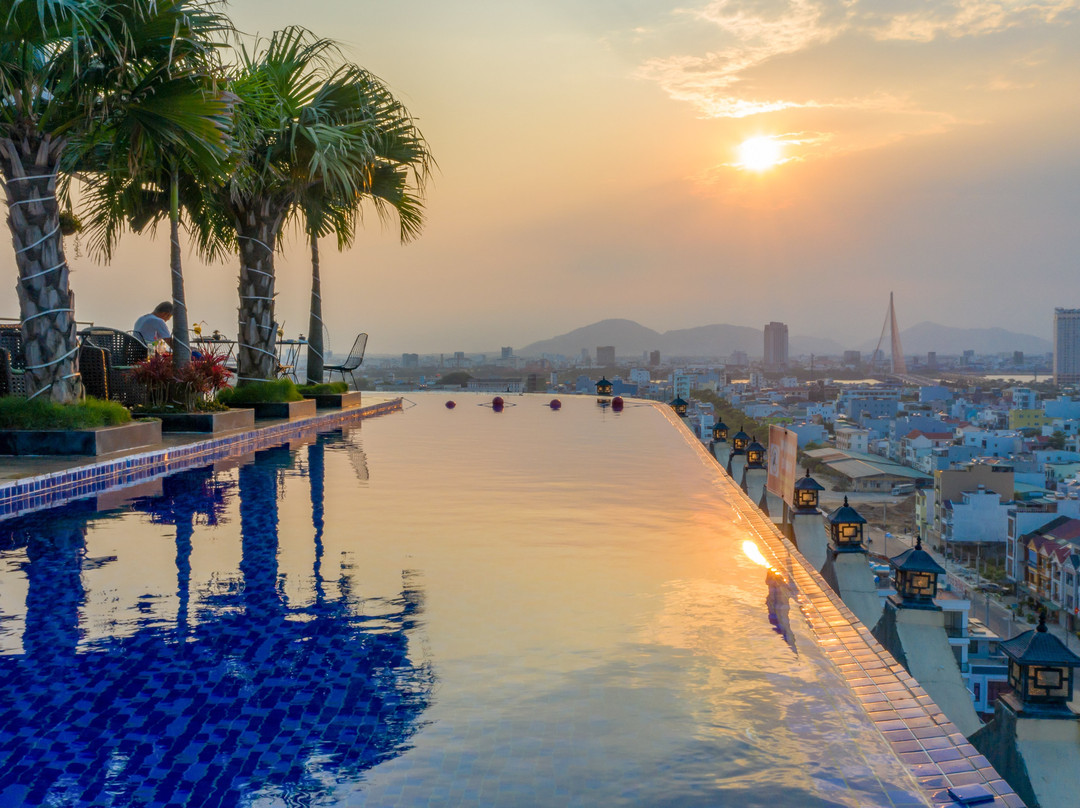 岘港奎尼富格酒店