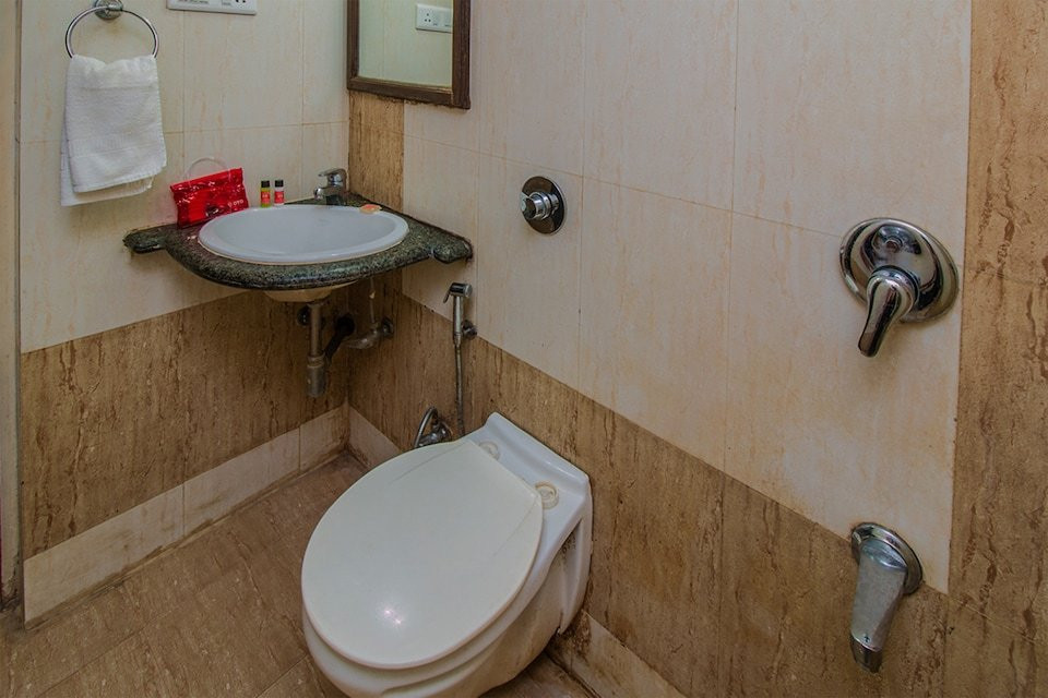 OYO 1919 Hotel Monarch Regency主图