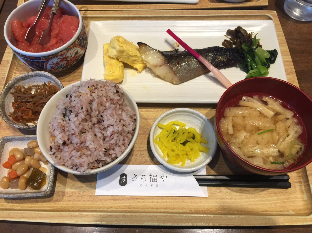 Harumi餐馆和美食-Sachifukuya Cafe