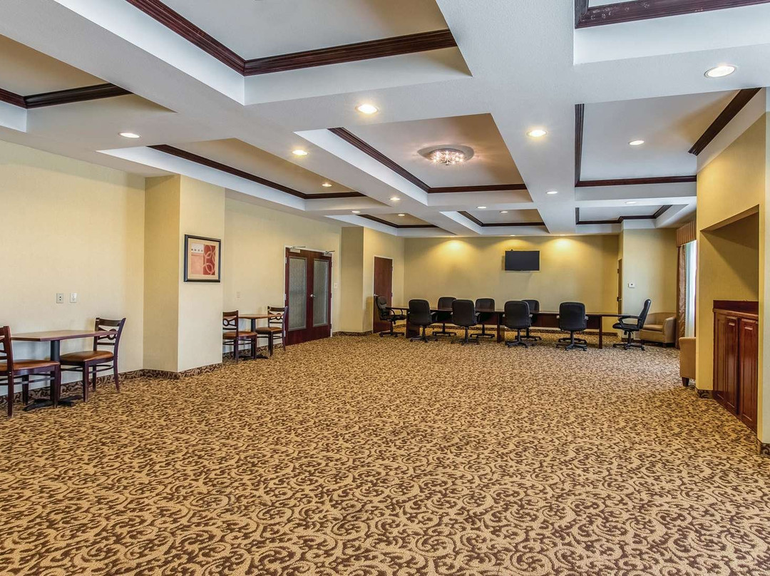 La Quinta Inn & Suites by Wyndham Bridgeport主图