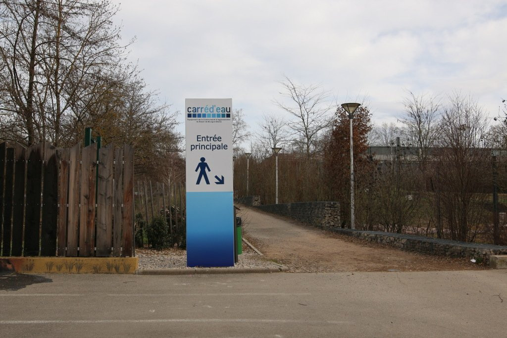Centre Nautique du Carre d'Eau-布雷斯地区布尔格必去景点
