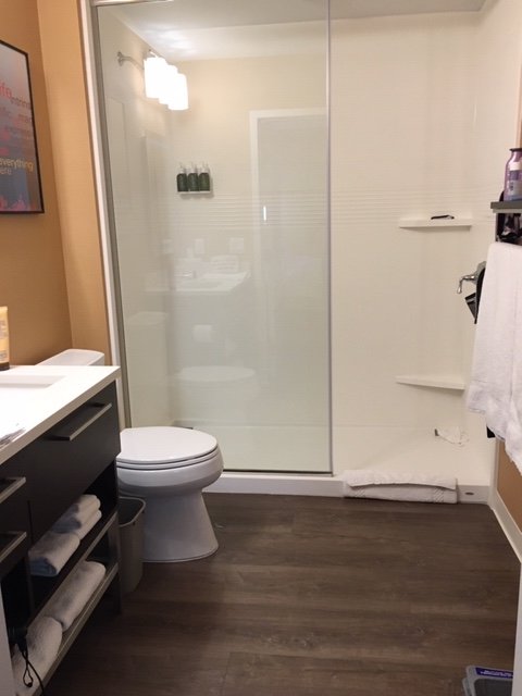 TownePlace Suites Grand Rapids Airport-浴室