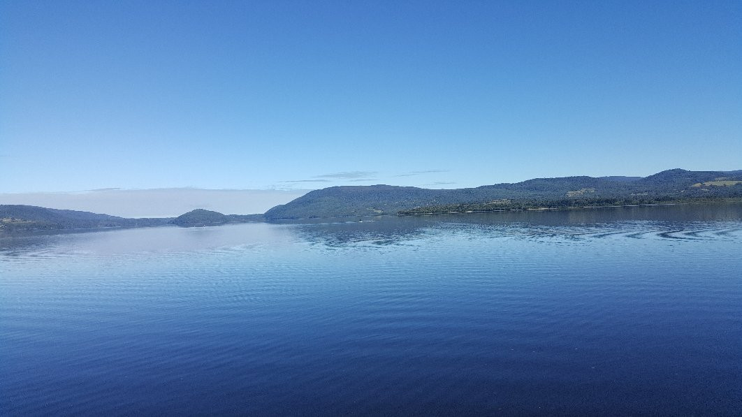 Lago Huillinco景点图片