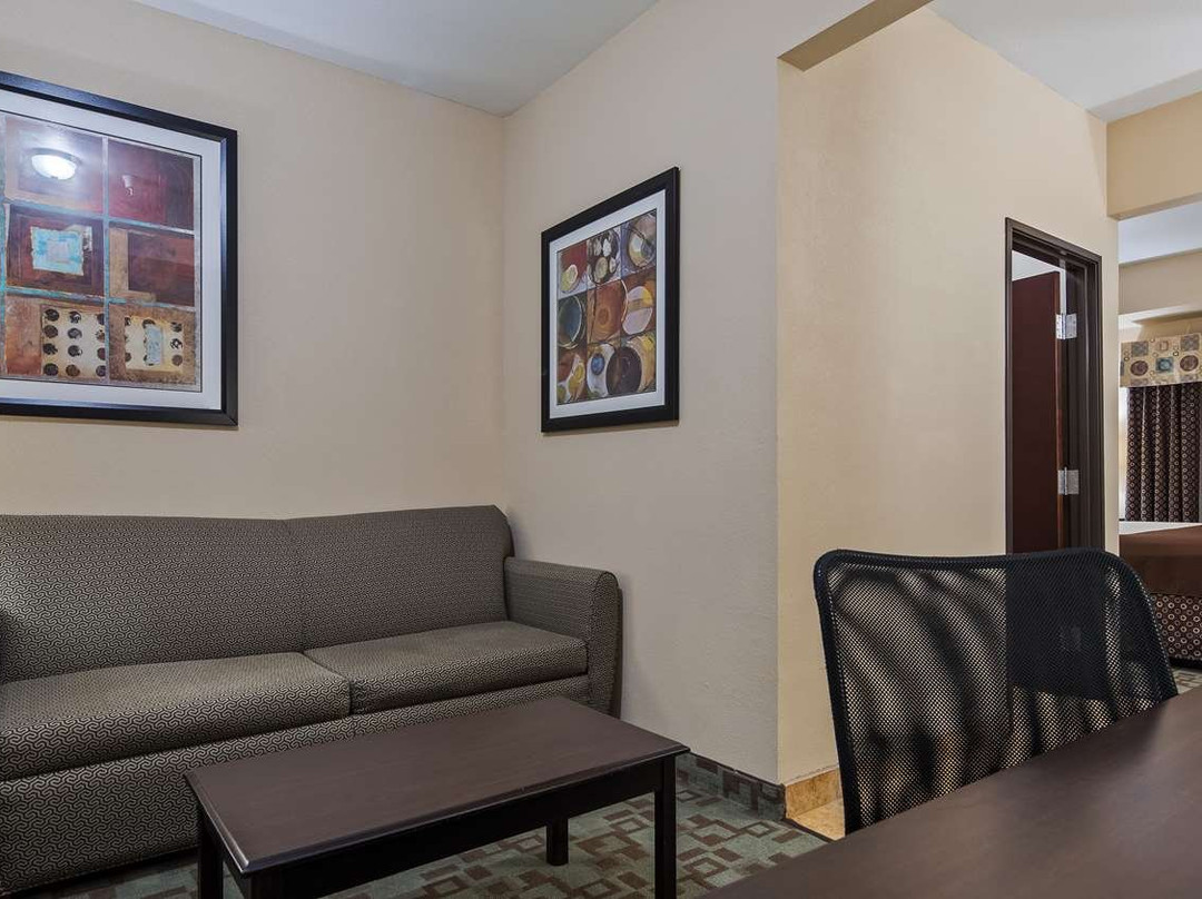 Best Western Plus Eastgate Inn & Suites主图