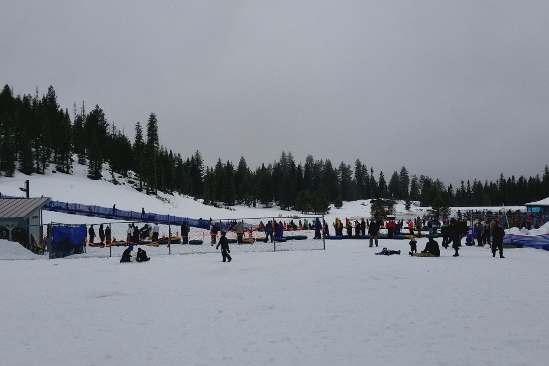 Leland Snowplay景点图片