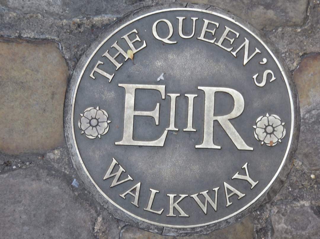 The Queen's Walkway景点图片
