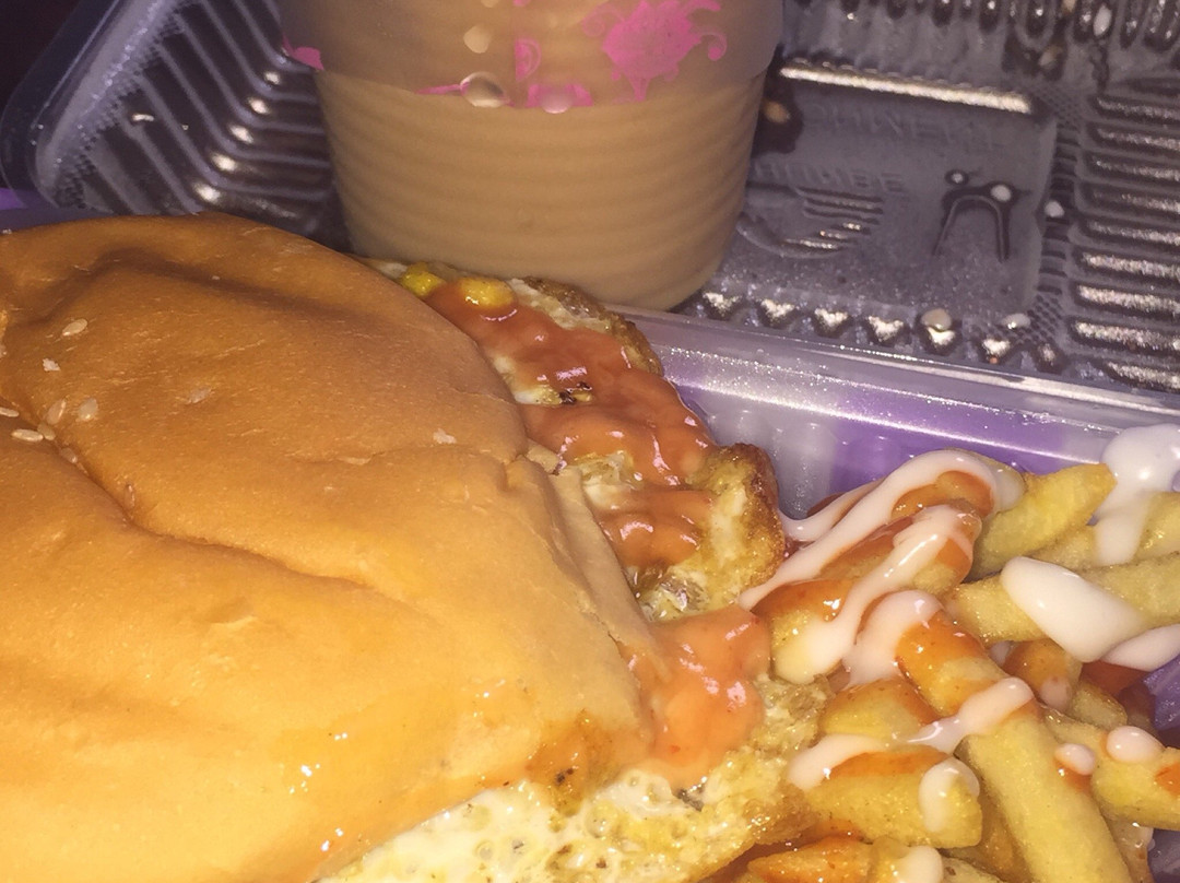 拉瑙餐馆和美食-MZ Burger Cafe