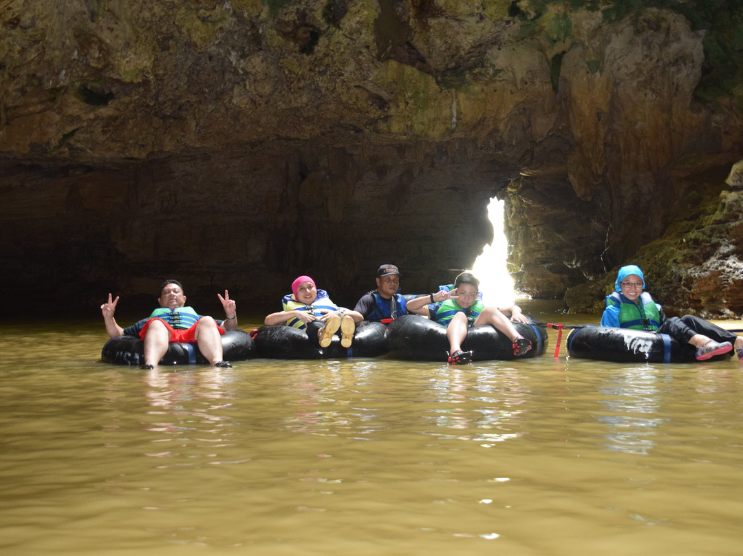 Cave Tubing Goa Pindul Kang Haris-基杜尔山必去景点