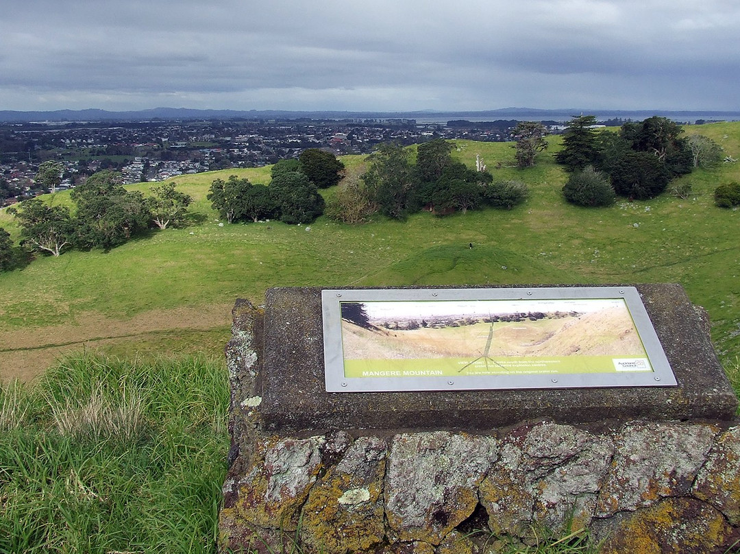 Mangere Mountain景点图片