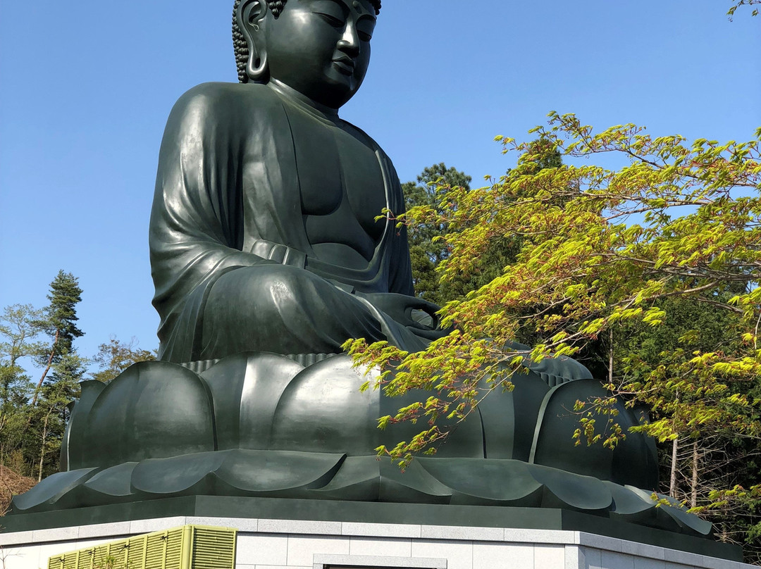 Shikano Daibutsu-日之出町必去景点