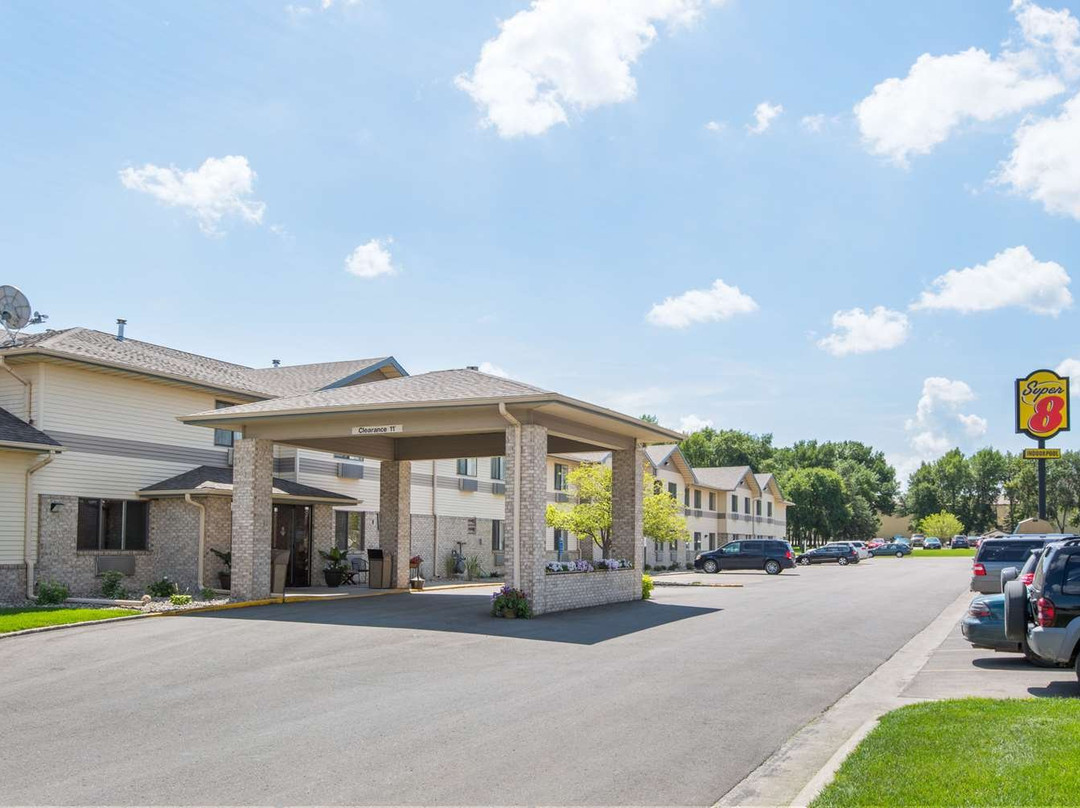 Super 8 by Wyndham Brookings主图